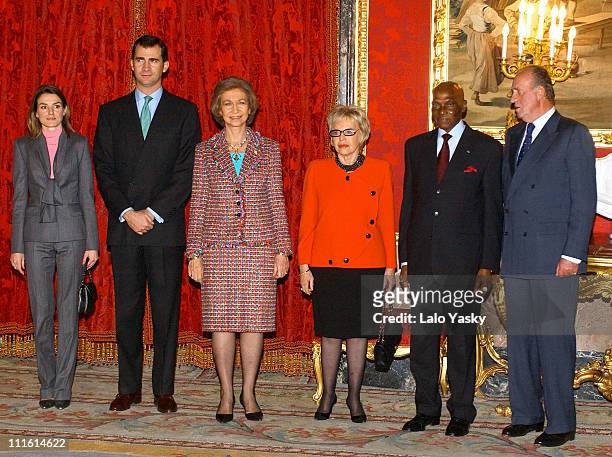 Princess Letizia, Crown Prince Felipe, Queen Sofia, Senegalese President Abdoulaye Wade with wife Viviane and King Juan Carlos