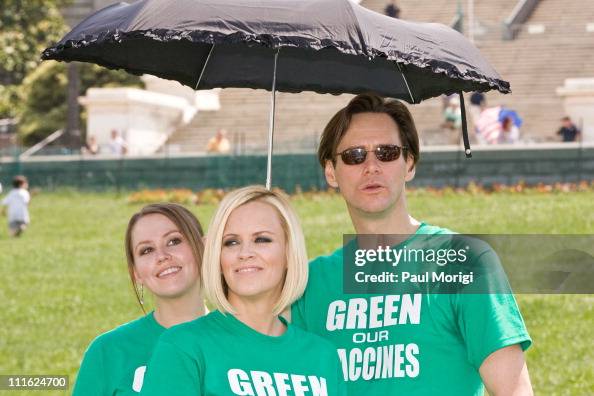 Jenny McCarthy and Jim Carrey Lead the Green Our Vaccines March, Rally and Press Conference Jenny McCarthy and Jim Carrey Lead the Green Our Vaccines March, Rally and Press Conference