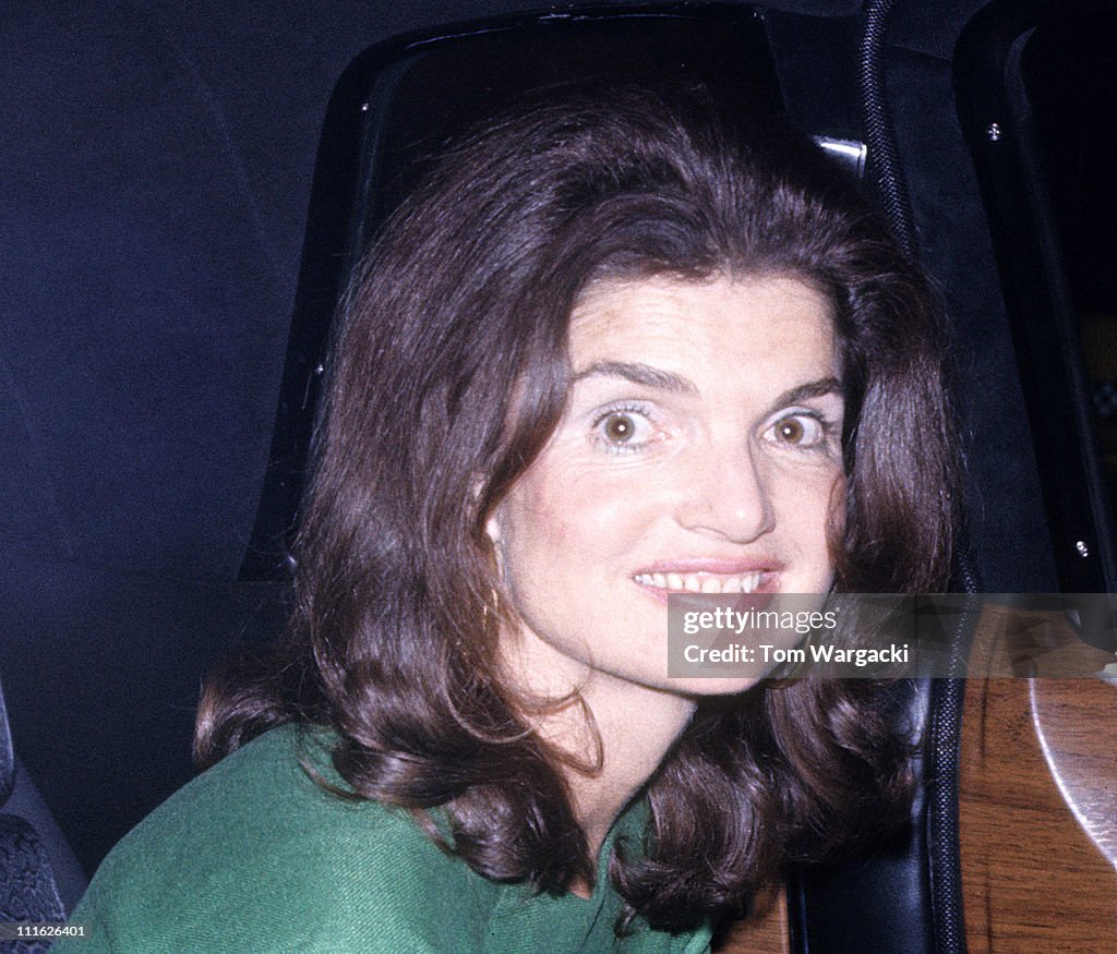 Jackie Onassis At La Cote Basque Restaurant