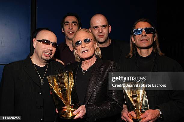 Christophe and his musicians : "Victoire du Concert de l'Annee" for his concert at the Zenith