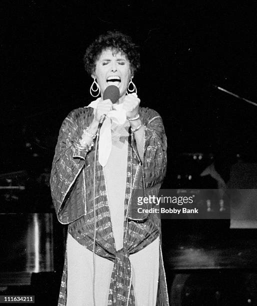 Lena Horne performs at Garden State Arts Center on August 29, 1979 in Holmdel, New Jersey.