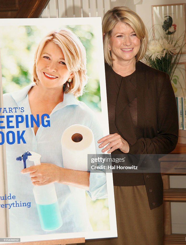 Martha Stewart Book Signing for "Martha Stewart's Homekeeping Handbook" - November 1, 2006