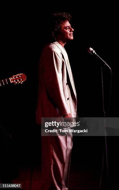 Tony Mathis Singer 35 photos et images haute résolution de Johnny Mathis At Royal Albert ...