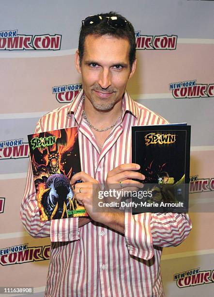 Todd Con The Art Of Todd Mcfarlane Photos and Premium High Res Pictures - Getty ...