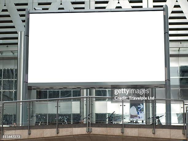 blank billboard - london billboard fotografías e imágenes de stock