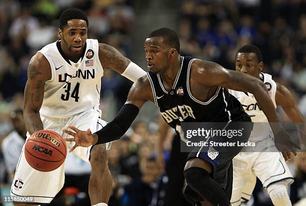 Shelvin Mack of the Butler Bulldogs handles the ball against the Connecticut Huskies during the National Championship Game of the 2011 NCAA Division...