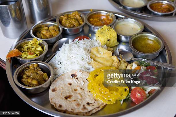 lunch of indian style - indische gerichte stock-fotos und bilder