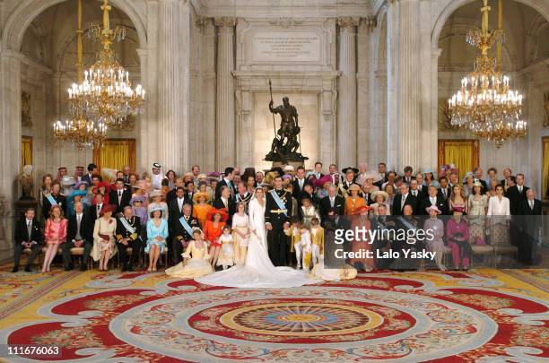 Family photo before the banquet at the Royal Palace
