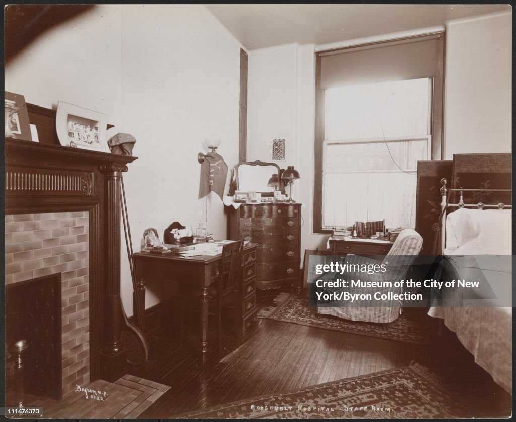 Roosevelt Hospital, Staff Room