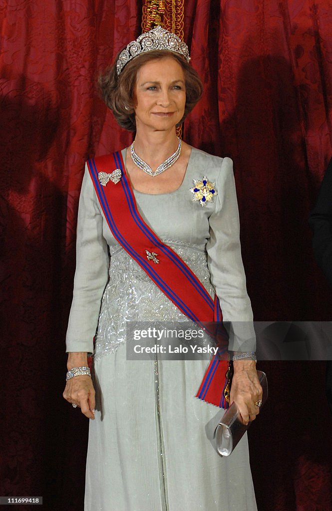 Spanish Royals Host Gala Dinner for Romanian President Basescu