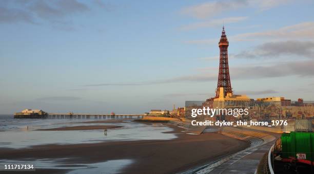 blackpool tower - blackpool-lancashire stockfoto's en -beelden