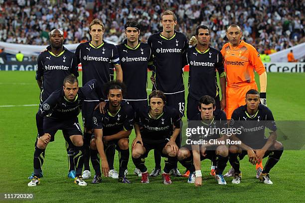 The Tottenham Hotspur team William Gallas, Michael Dawson, Vedran Corluka, Peter Crouch, Raniere Sandro and Heurelho Gomes Rafael Van der Vaart,...