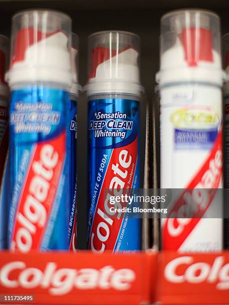 Colgate Toothpaste In Store 124 Colgate Toothpaste Stock Photos & High Res Pictures - Getty Images