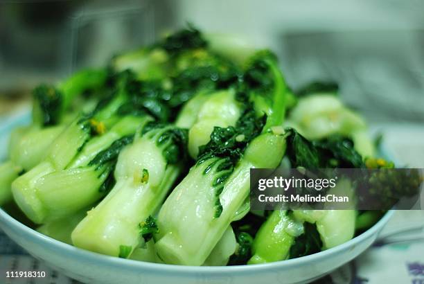 fried bokchoy - chinese cabbage imagens e fotografias de stock