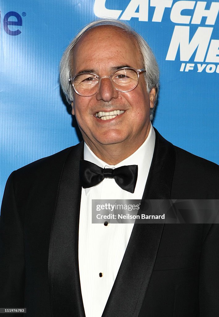 Frank Abagnale attends the Broadway opening night of "Catch Me If You... Photo d'actualité