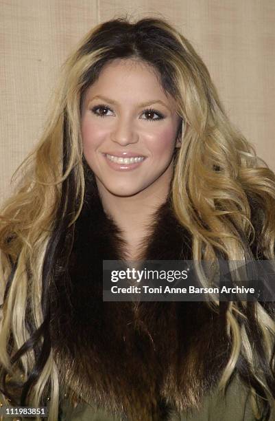 Shakira 2002 Photos and Premium High Res Pictures - Getty Images