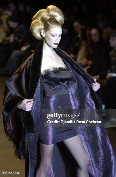 Zang Toi 2003 Fall Fashion during Mercedes-Benz Fashion Week Fall 2003 Collections - Zang Toi - Runway at Bryant Park in New York City, New York,...