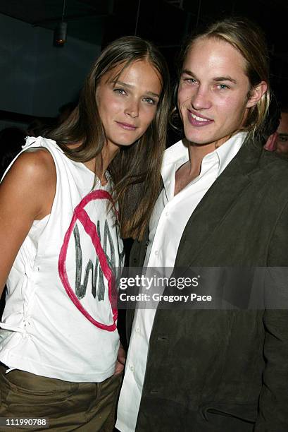 Carmen Kass and Travis Fimmel, backstage after the show