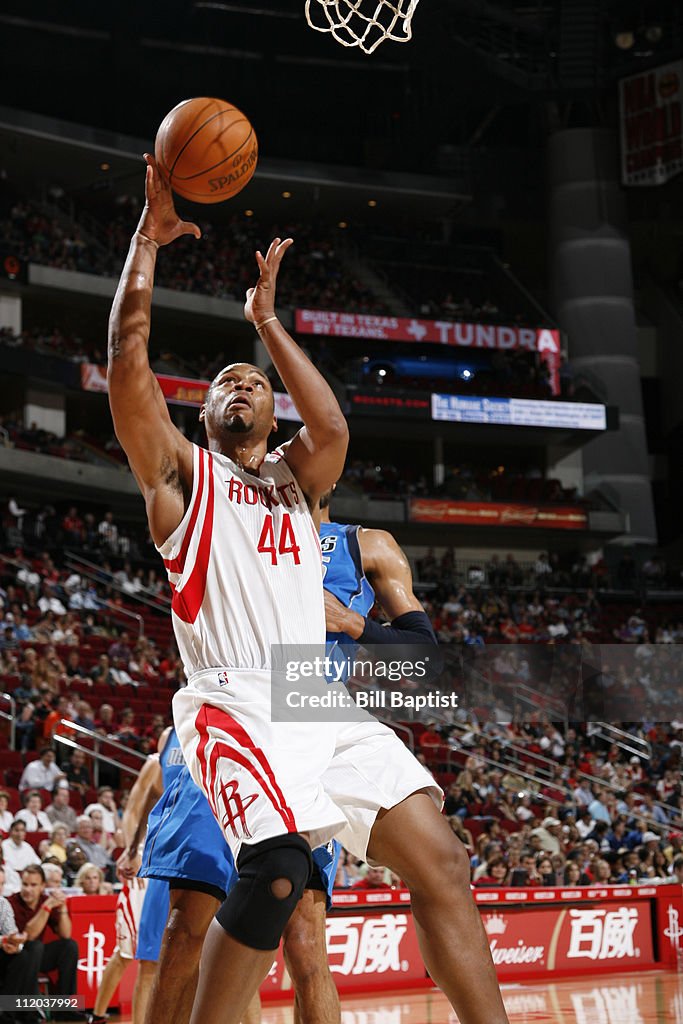 Chuck Hays Rockets Chuck Hayes of the Houston Rockets shoots the ball against the Dallas ...