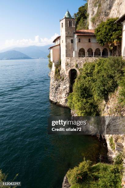 eremo santa caterina sasso, leggiuno-distretto dei laghi - lago maggiore foto e immagini stock