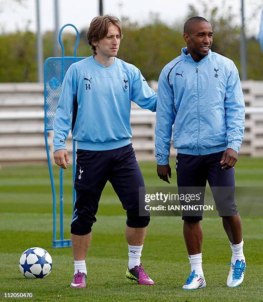 Modric Tottenjam Modric 2011 Photos and Premium High Res Pictures - Getty Images