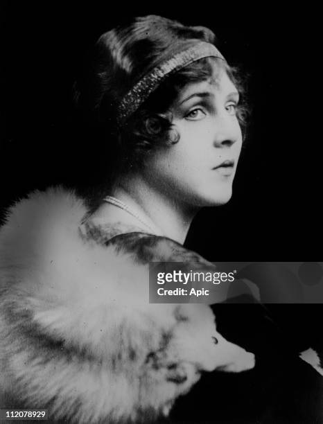 Lady Diana Cooper Viscountess Norwich, english socialite and actress c. 1915.