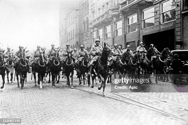 Occupation of the Ruhr by french and belgian troops in 1923 here french soldiers arriving in Essen.