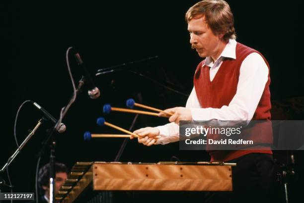 Gary Burton, U.S. Jazz vibraphonist, playiing the vibraphone during a live concert performance, circa 1980.