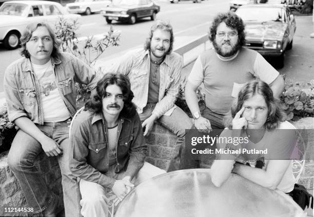 Roger McGuinn with his band, London 1974, Richard Bowden second right.