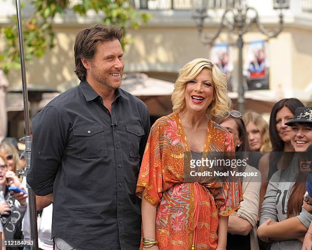 Tori Spelling and Dean McDermott visit Extra at The Grove on April 13, 2011 in Los Angeles, California.