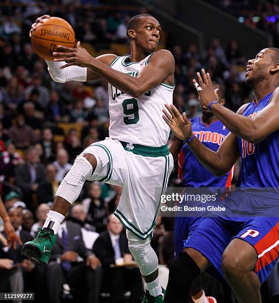 Short Passing Rondo 1,030 Rajon Rondo Pass Stock Photos, High-Res Pictures, and Images ...