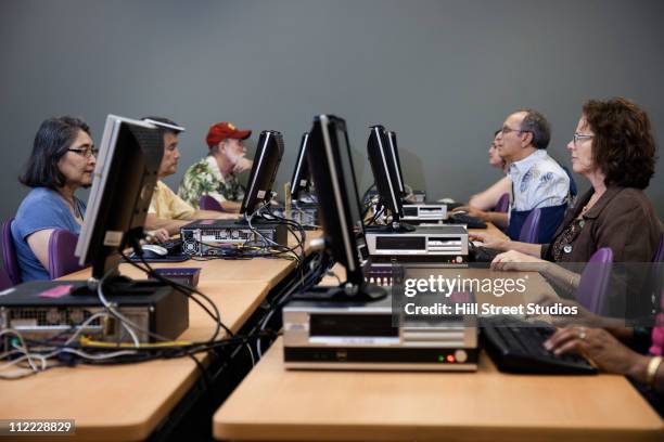 130 Public Library Computer Lab Stock Photos, High-Res Pictures, and ...