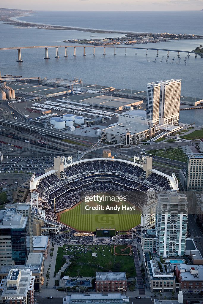 Los Angeles v San Diego Padres