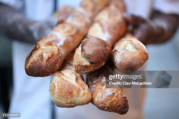 fresh baguettes - flute stockfoto's en -beelden