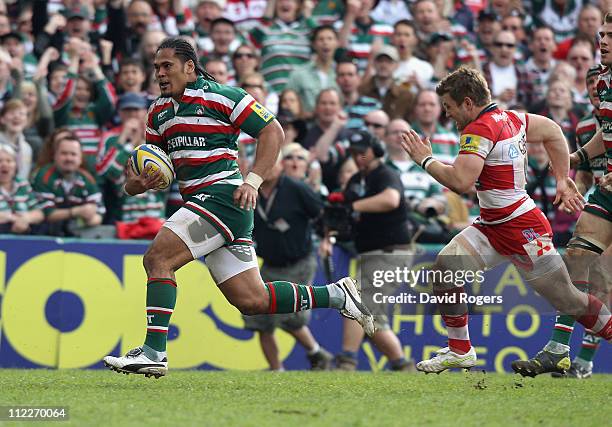 Alesana Tuilagi of Leicester races clear to score his second try during the Aviva Premiership match between Leicester Tigers and Gloucester at...