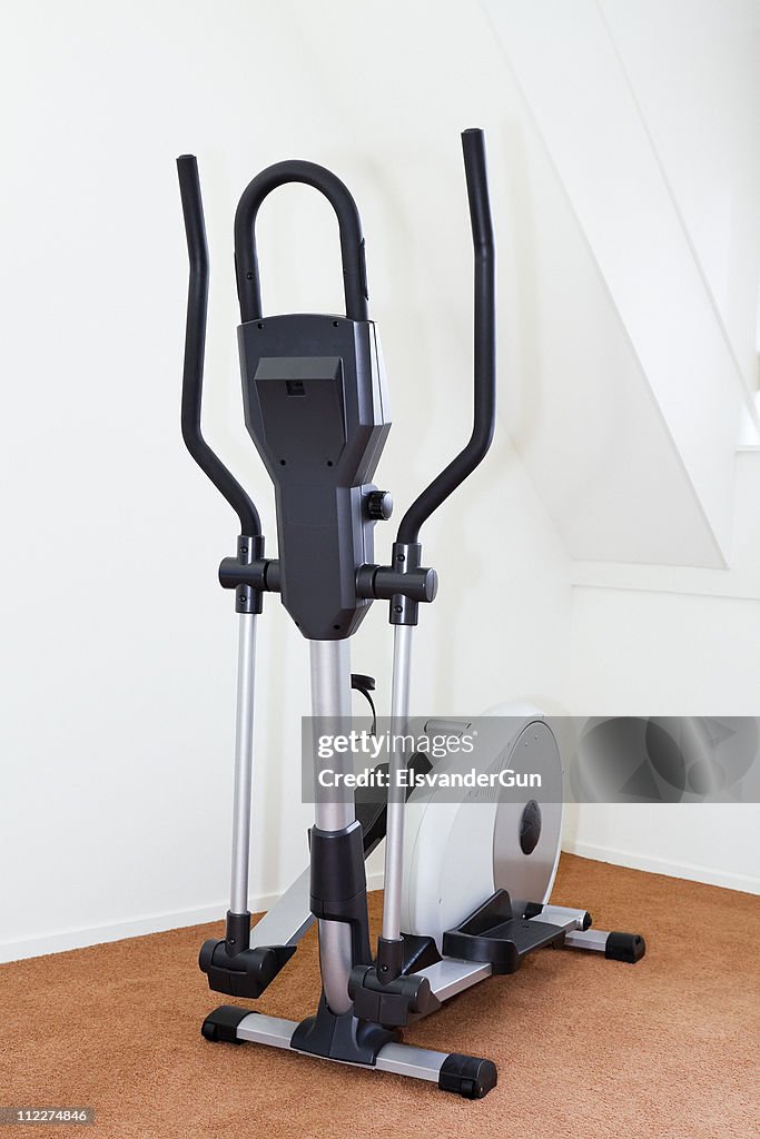 Cross trainer