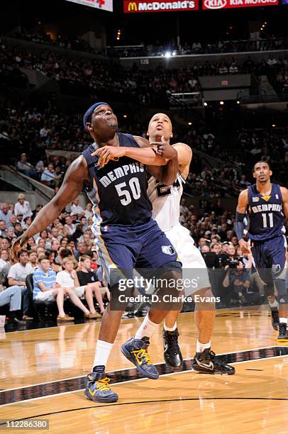 Zach Randolph of the Memphis Grizzlies battles for position against Richard Jefferson of the San Antonio Spurs in Game One of the Western Conference...