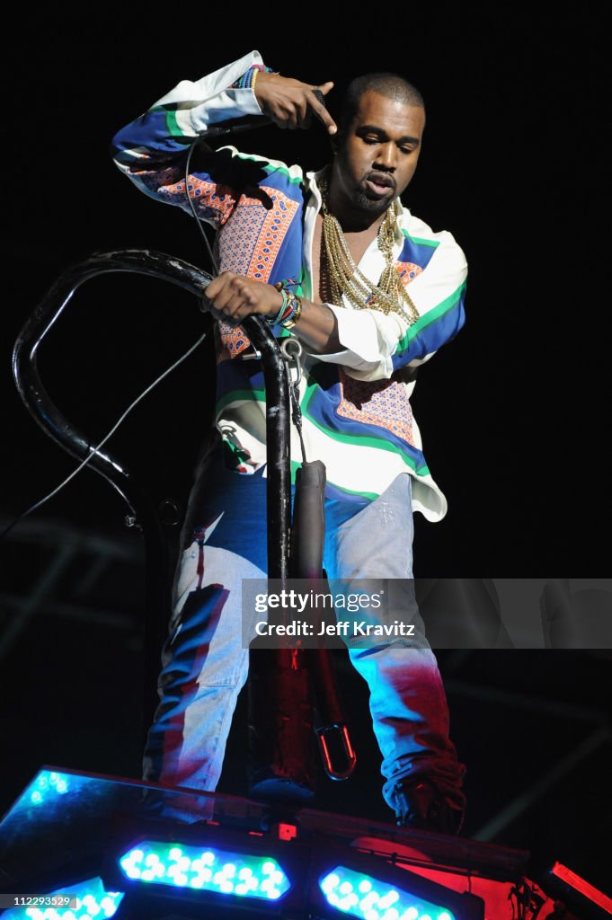 2011 Coachella Valley Music & Arts Festival - Day 3