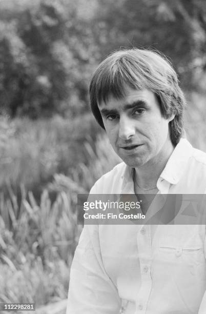 Singer songwriter Chris de Burgh posed at Farmyard Studios in Buckinghamshire, England for the cover session of his LP 'The Getaway' in August 1982.