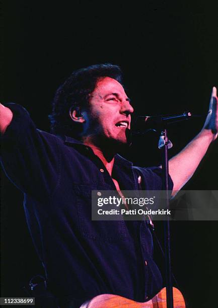 Bruce Springsteen 1992 14 Bruce Springsteen In Concert At Nassau Coliseum 1992 Stock Photos ...