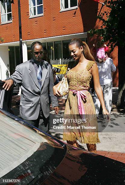 Beyonce Knowles during Beyonce Knowles and Jay-Z Sighting at Bar Pitti Resturant in SOHO - June 11, 2006 at Bar Pitti in New York City, New York,...