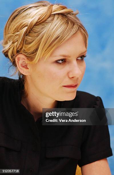 Kirsten Dunst 2004 Photos and Premium High Res Pictures - Getty Images