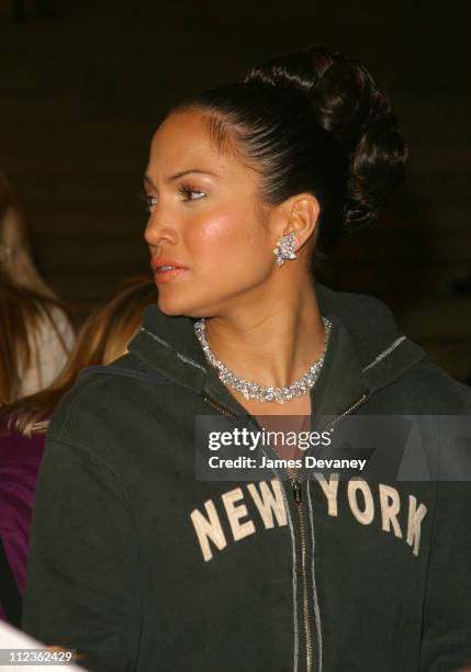 Jennifer Lopez during Jennifer Lopez and Ralph Fiennes On Location for "Maid in Manhattan"- Kissing Scene at Metropolitan Museum of Art in New York...