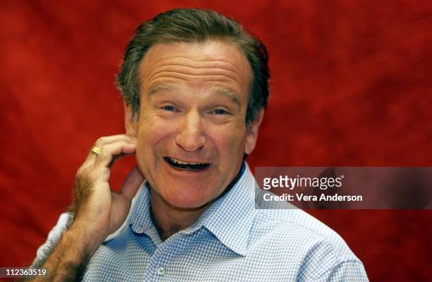 Robin Williams during "One Hour Photo" Press Conference with Robin Williams and Michael Vartan at Park Hyatt Hotel in Century City, California,...