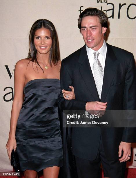 Angie Harmon and Jason Sehorn during The 2001 VH1/Vogue Fashion Awards - Arrivals at The Hammerstein Ballroom in New York City, New York, United...