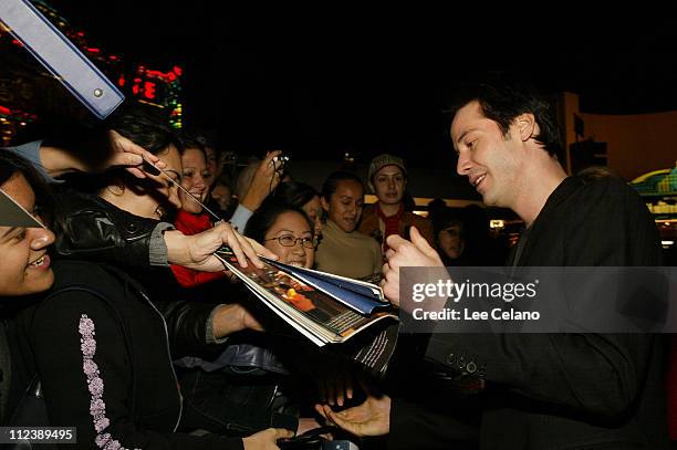 Keanu Reeves Giving 1,097 Somethings Got To Give Photos & High Res Pictures - Getty Images