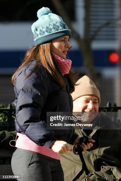 Kristin Davis and Evan Handler during Kristin Davis on the Set of "Sex and the City" - December 12, 2003 at 23rd and Broadway Dogwalk in New York...