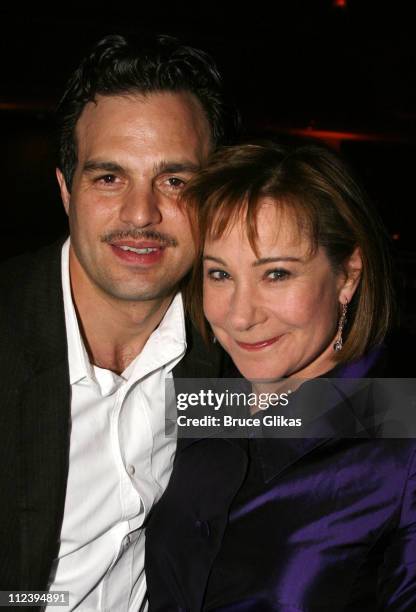 Mark Wanamaker 608 Zoe Bruce Photos & High Res Pictures - Getty Images