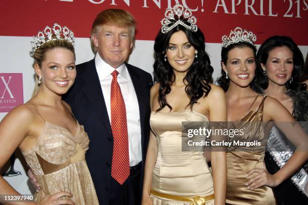 Allie LaForce, Miss Teen USA 2005, Donald Trump, Natalie Glebova, Miss Universe 2005, Chelsea Cooley, Miss USA 2005 and Porntip "Bui" Nakara Simon,...