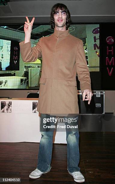 Richard Ashcroft during Richard Ashcroft Signs His Album "Keys to the World" at HMV in London - January 23, 2006 at HMV, 150 Oxford Street in London,...